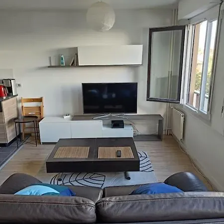 Equipe Proche Ligne 14 Apartment